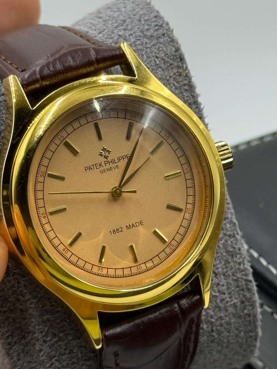 Rounded Gold Vintage Automatic Watch For Men